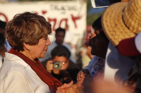Combatir tomas clandestinas y tráfico ilegal del agua, promete de Delfina Gómez