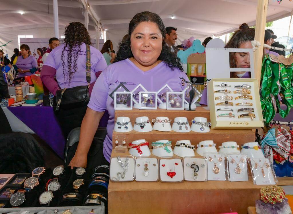 Empoderamiento Femenino y Redes de Apoyo